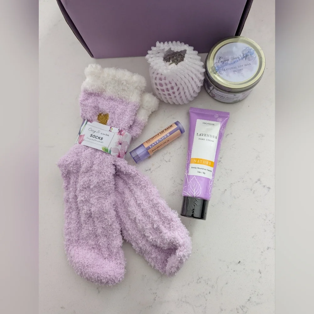 NWOT Lavender-Scented Spa Box